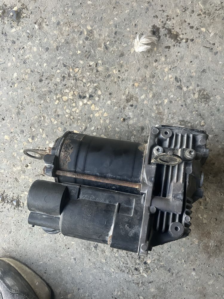 Компресор въздушно окачване АМК мерцедес мл320 w164 R251