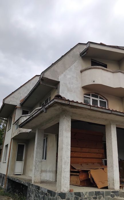 Продава къща в с.Яхиново общ Дупница