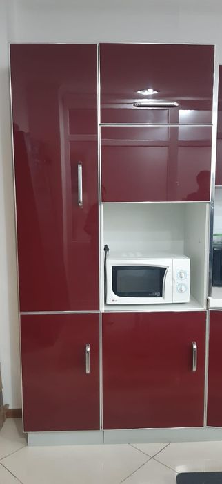 Продам кухнонную мебель,  отличного качества
