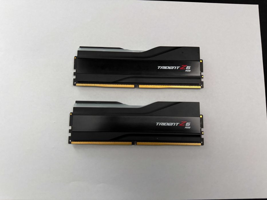 G.SKILL Trident Z5 RGB 64GB (2x32GB) DDR5 5600MHz - Garanție pe viață