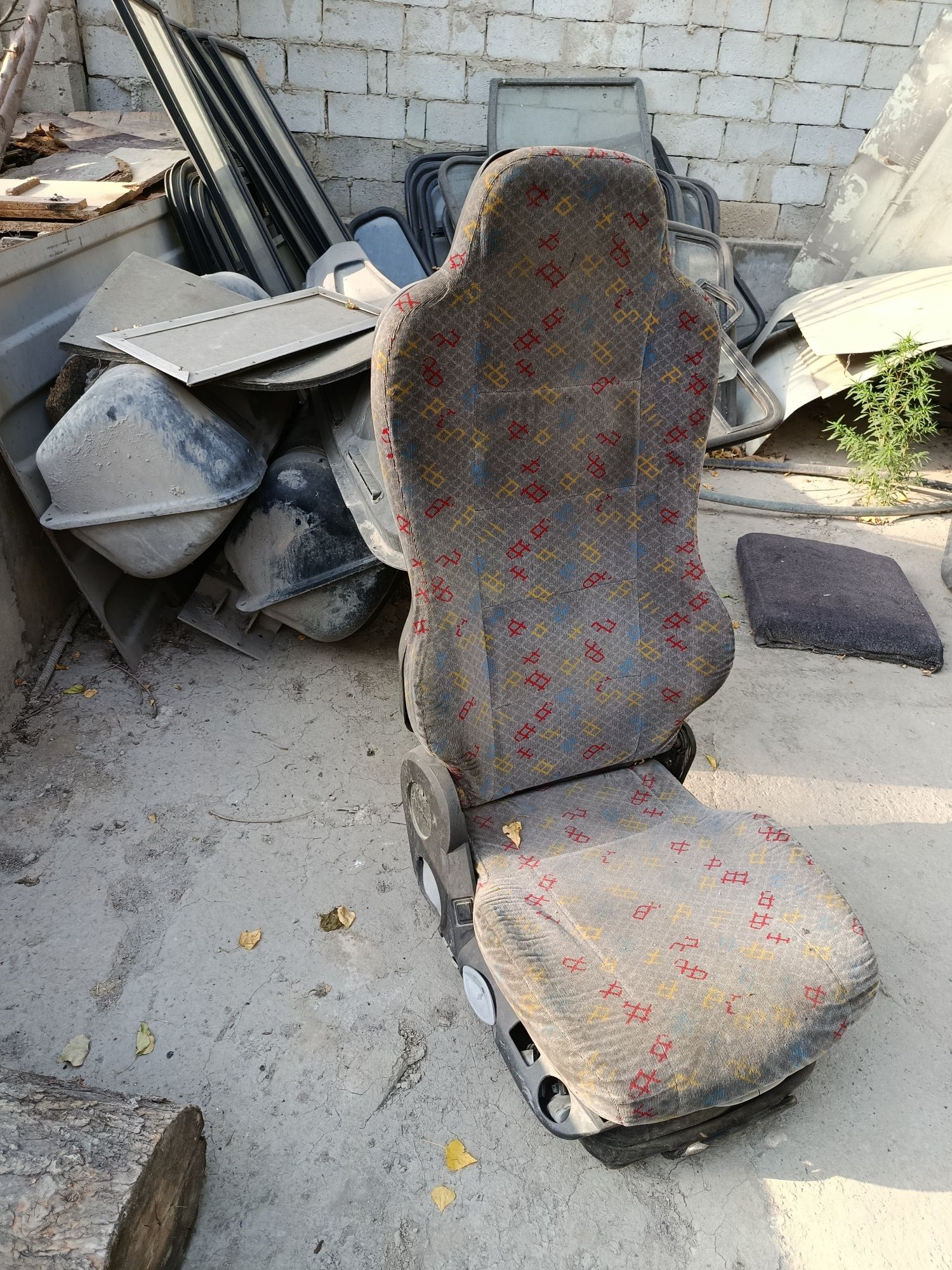 Isuzi Aftobus zapchaslar sotiladi