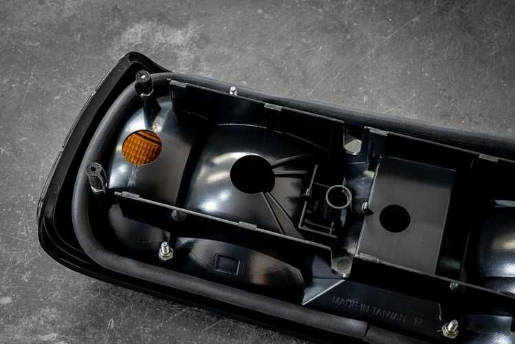 Стопове БМВ Е30 Нови стил Черна ХЕЛА BMW E30 Тунинг опушени тъмни