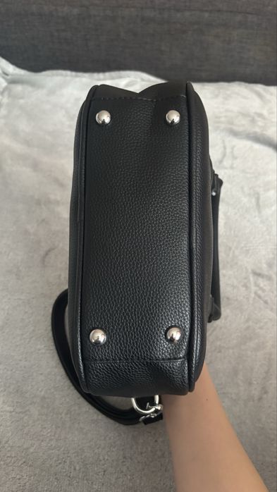 Черна кожена чанта