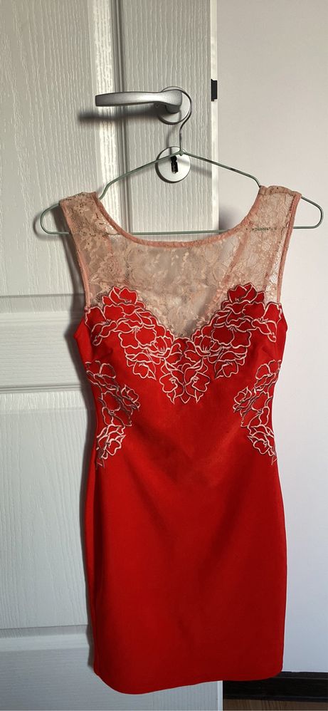 Rochie Lipsy London ca noua