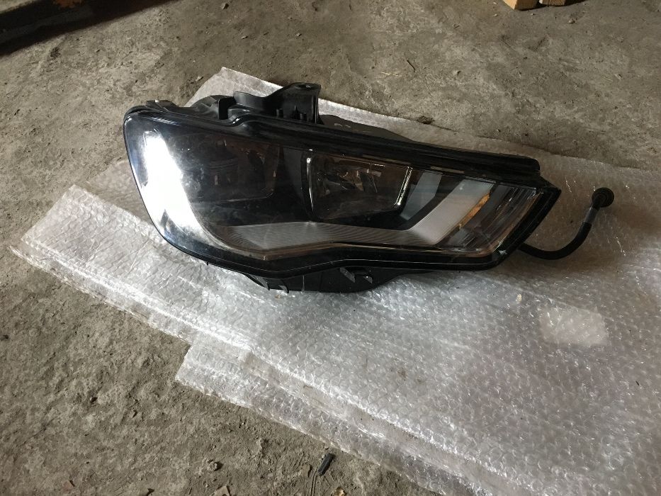 Десен фар и десен стоп за Audi A3.  2012-17