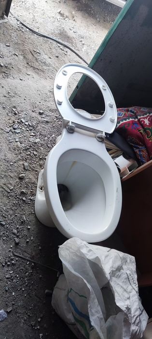 Унитаз продам бу
