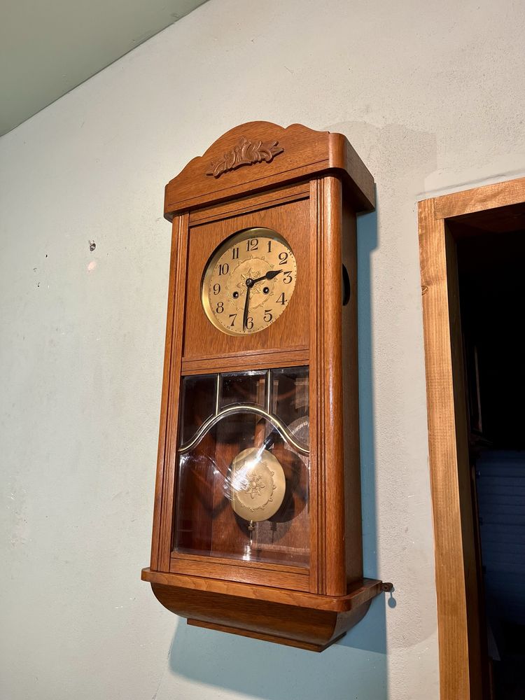Ceas vechi cu pendul de perete patent Kienzle Viola Gong