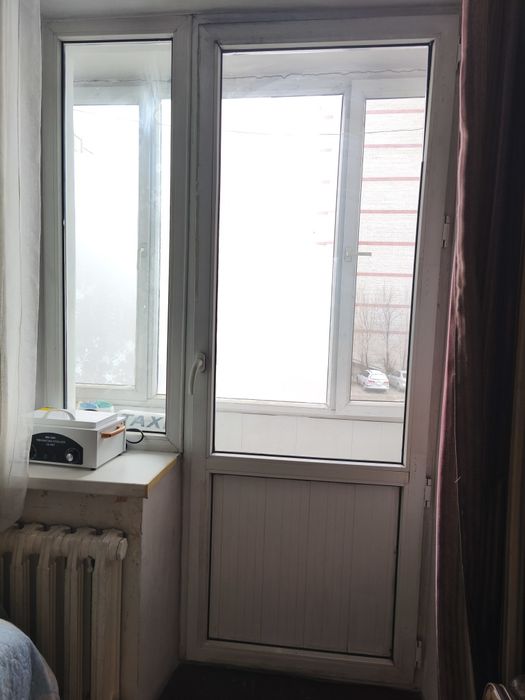 Продам пластиковое окно и дверь