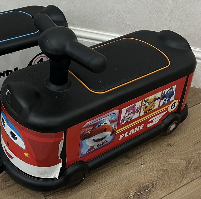 Продам детскую машинку