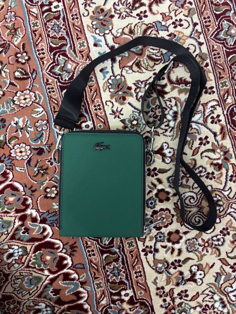 Lacoste sumka original . Kelishilgan narxlada. 150000 soʻm
