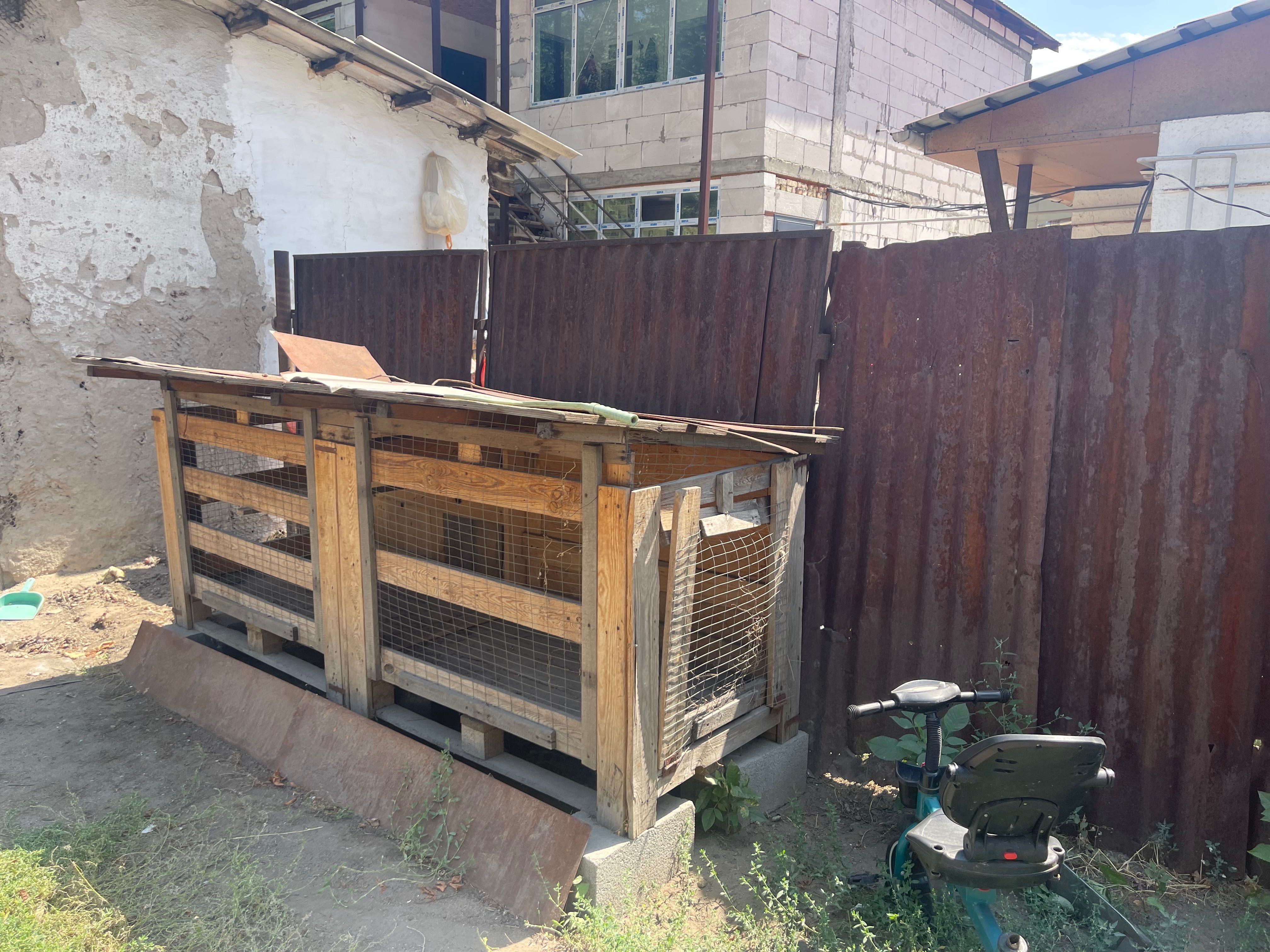 Продам клетку добротную