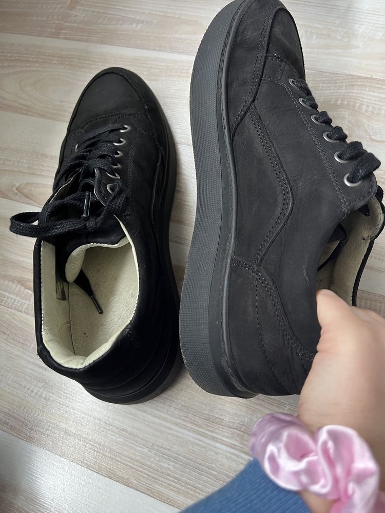 Черни мъжки обувки Manfield
