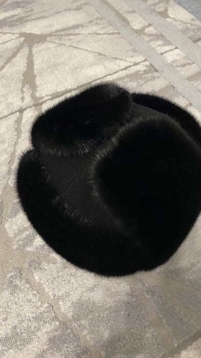 Шапка норка өте жақсы күйде көп киілмеген бір ай бағасы келесім бойынш