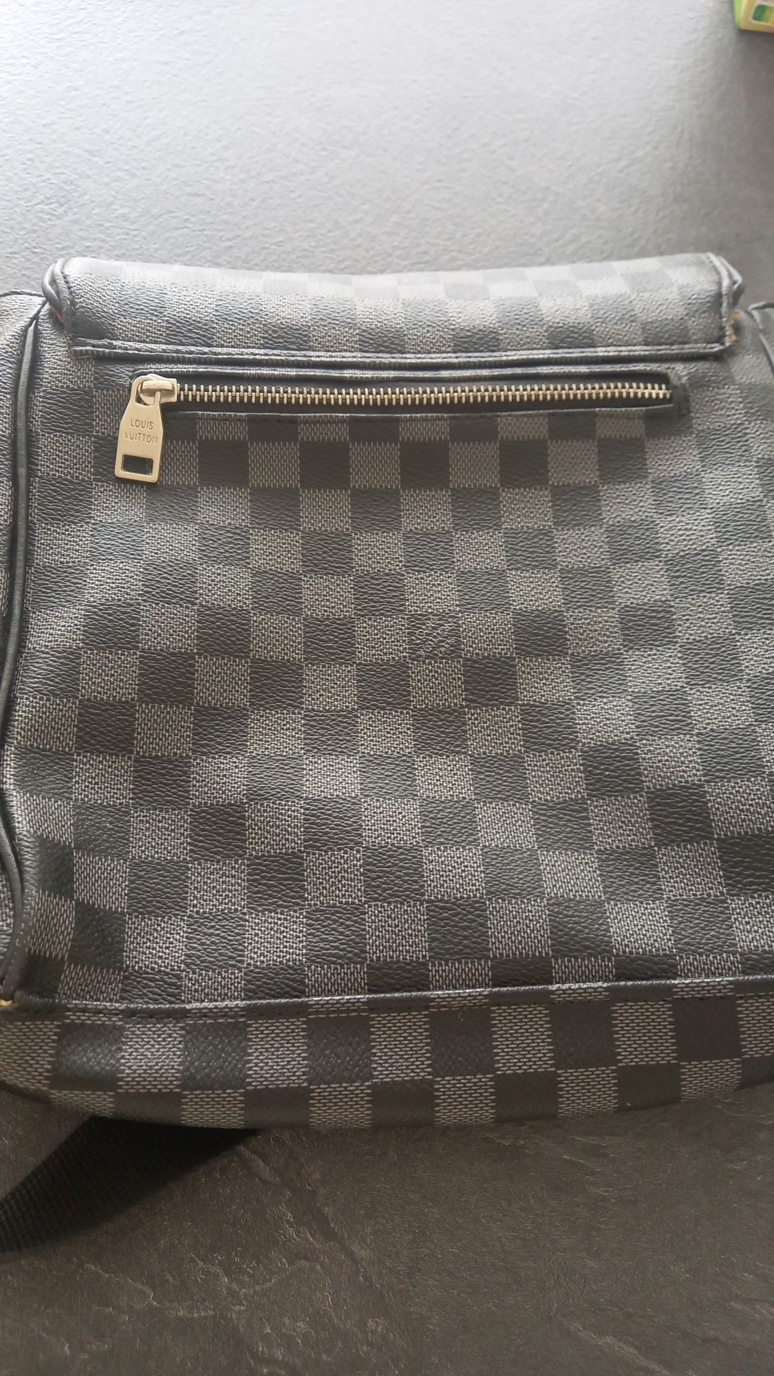 Gentuță de firmă Louis Vuitton