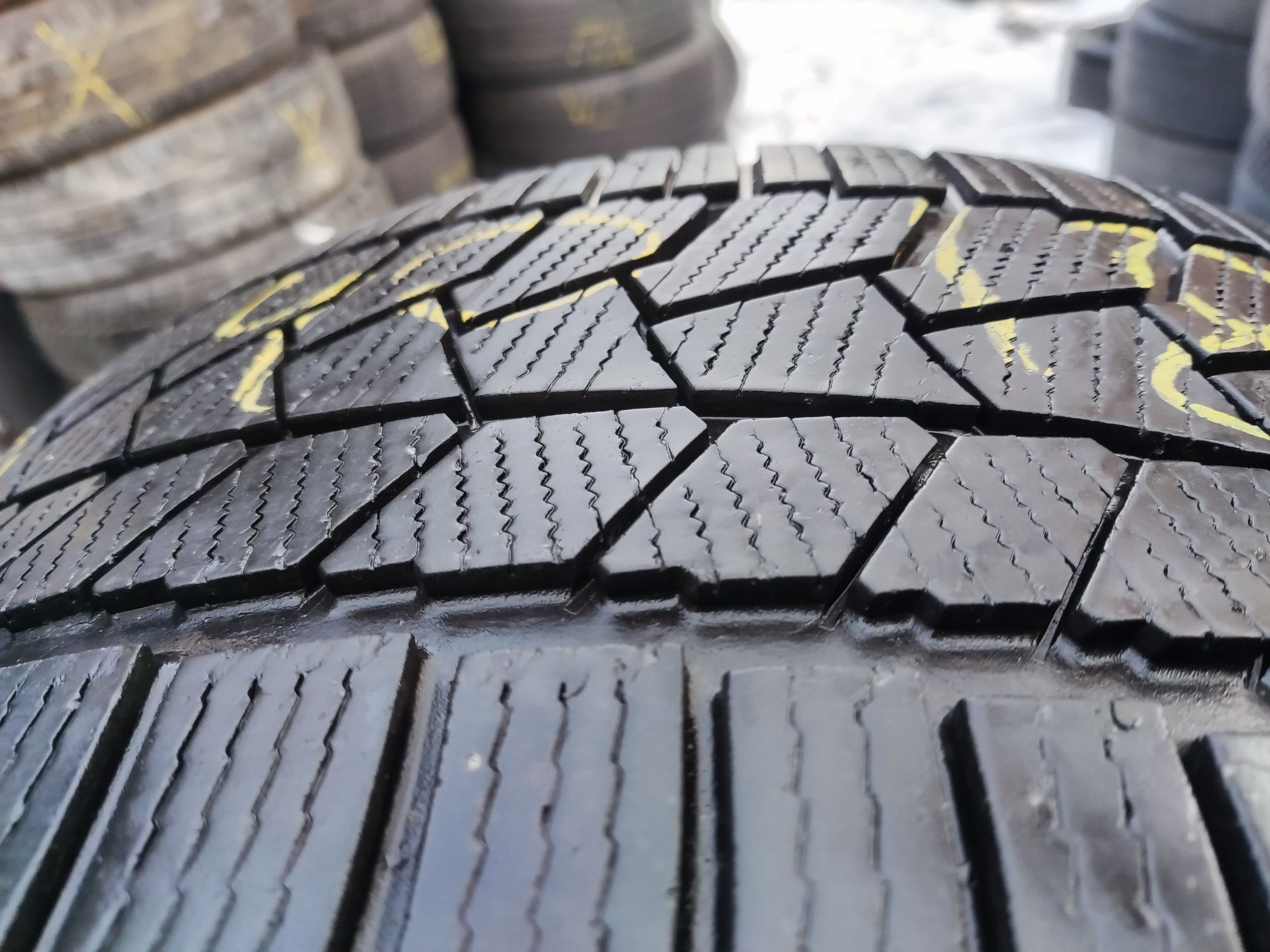 1бр. зима гума 255/40/18 Continental Winter Contact TS860, Runflat