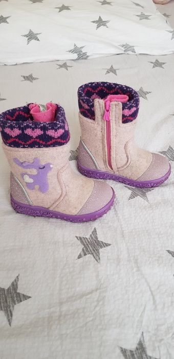 Продам валенки - сапожки 27 раз. в отличном состоянии.