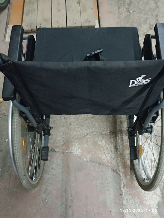 Продам инвалидную коляску