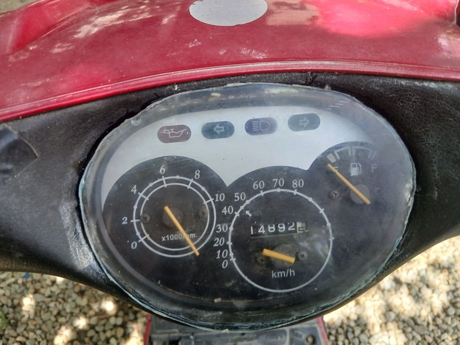 Vând scuter 49cc