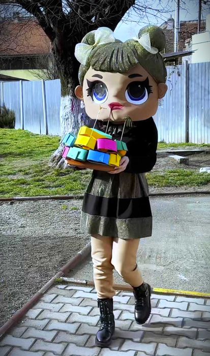 Se vinde Păpușa LOL. Echipament de Crăciuniță și de LOL Albina!