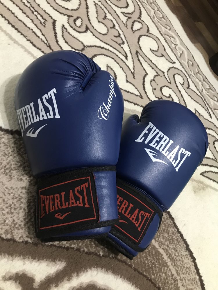 Боксёрски перчатки  Everlast