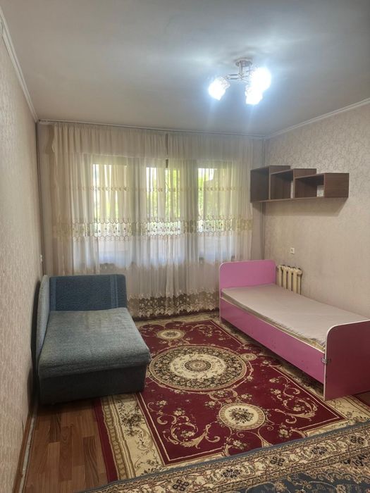 Сдается 1 комн. квартира на длительный срок.