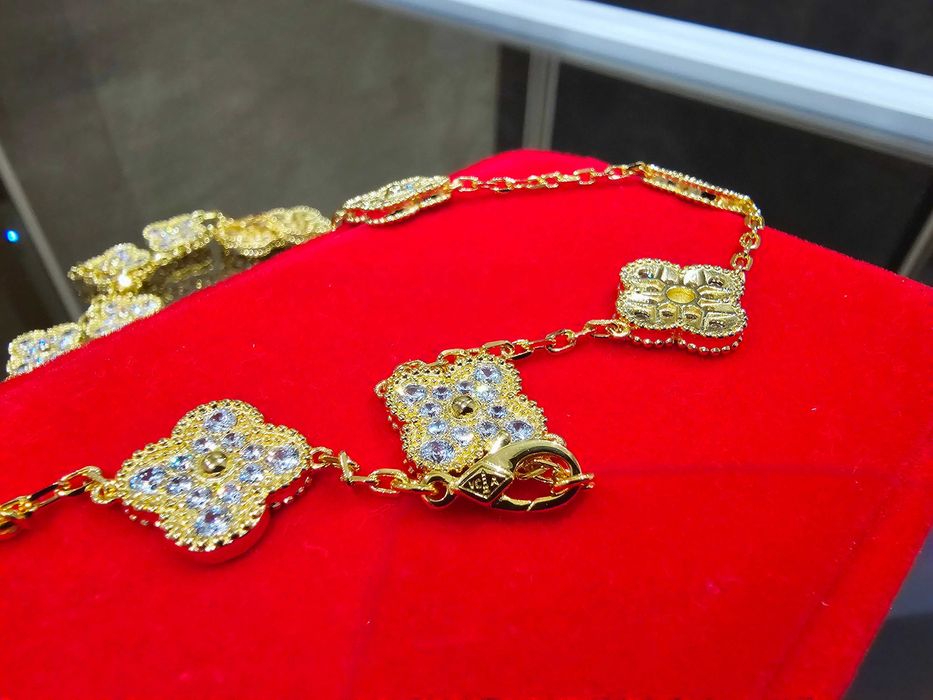 Van Cleef & Arpels VCA Gold Diamond Alhambra 20 Motifs Дамско Колие