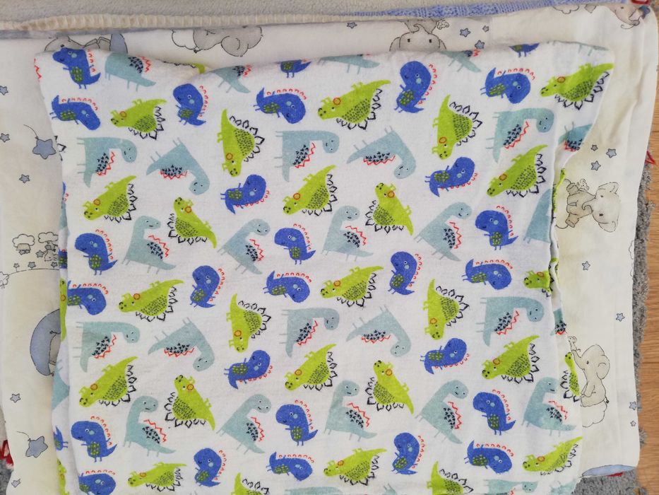 Vând set de pleduri bebeluși