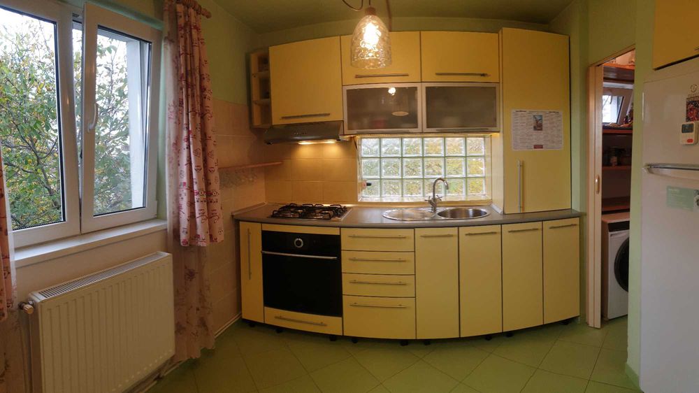 Apartament 2 camere în vilă cu curte. Parcare interioară.Str.Beiușului