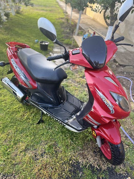 Scuter focus cu motor de yamaha