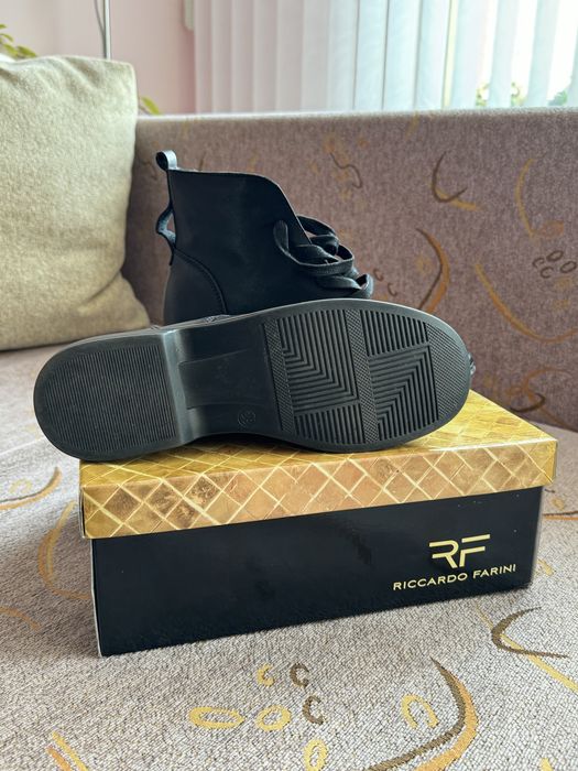 Чисто нови боти естествена кожа