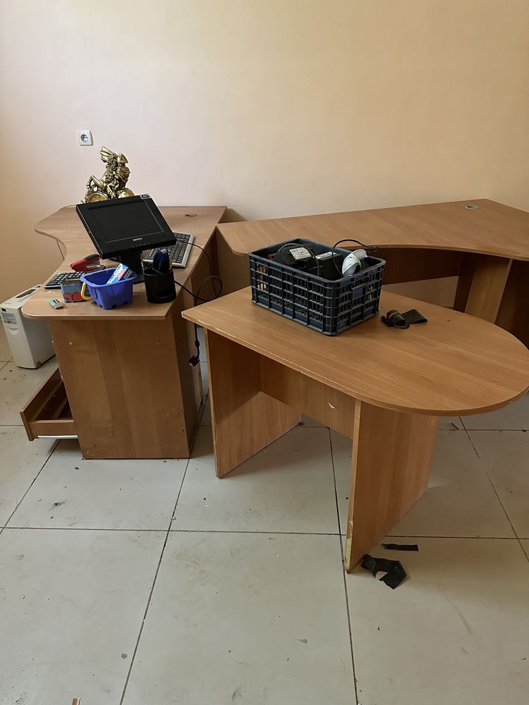 Продается офисная мебель и столы для компьютеров!