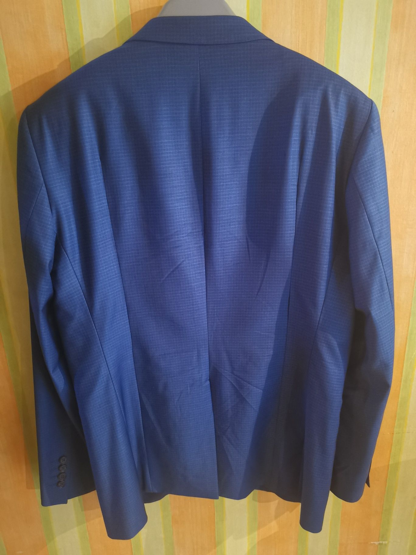 Продам фирменный мужской пиджак 54р