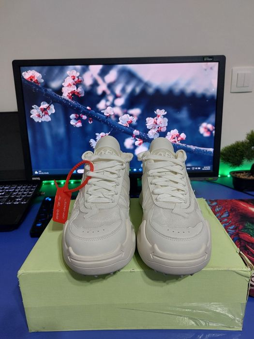 Off White ODSY-1000