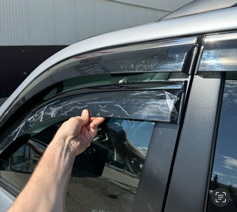 Черные ветровики Тойота Ленд Крузер Прадо 120 gx470