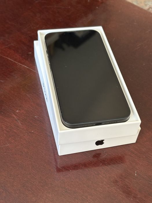 Vand Iphone 13 intr-o  stare impecabila cu toate accesoriile