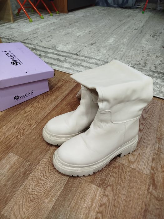 Сапоги натуральная кожа .15.000