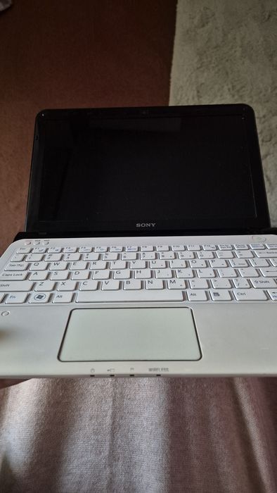 SONI VAIO laptop със зарядно