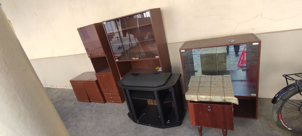 Mehmonhona mebeli, holati òrta iwlatsa bòladi