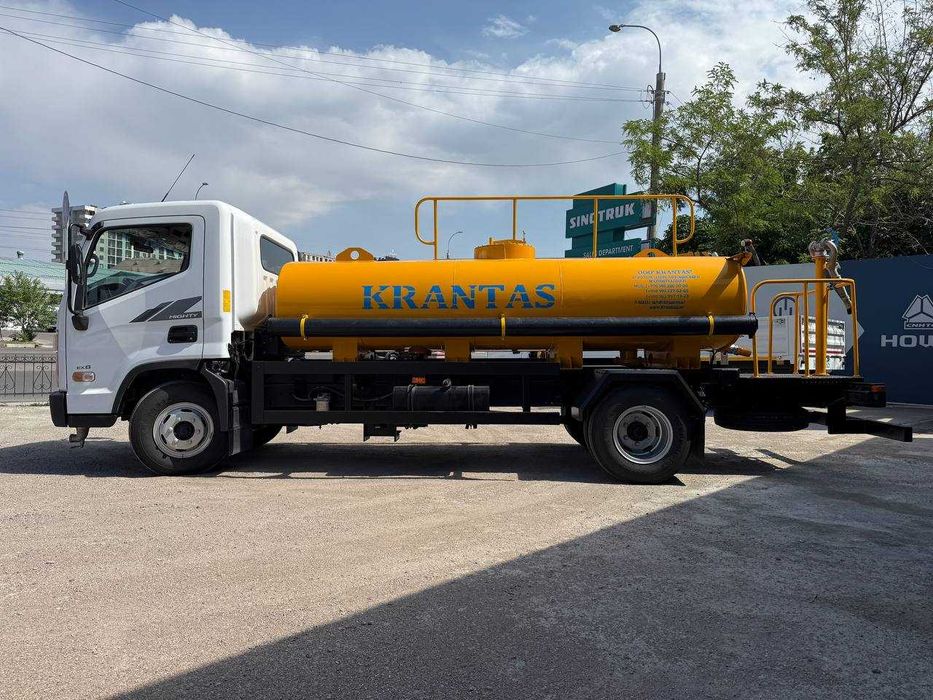 HYUNDAI EX8 Водовоз поливомоечная машина  4 м3