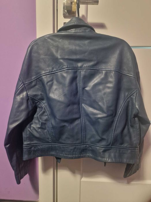 Оригинално кожено яке на марката Massimo Dutti .Якето е ново,размер М