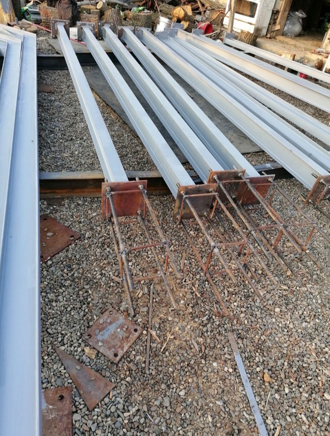 Vand 4ferme metalice la 12m hala 12x15