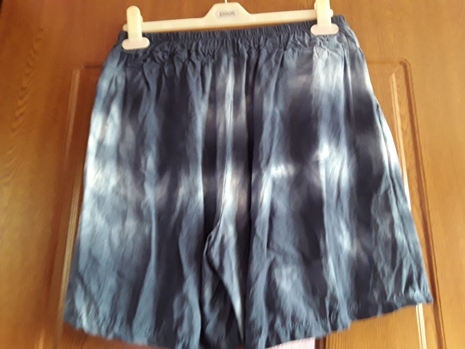 Vând Pantaloni Scurți Damă Mărimea XL Noi