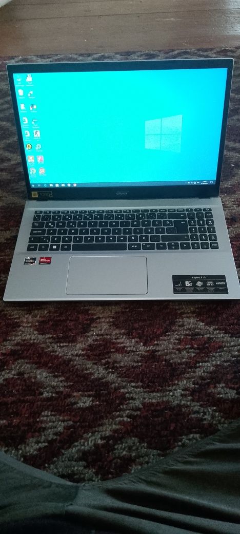 Noutbuk Acer 16/512  rangi kulrang