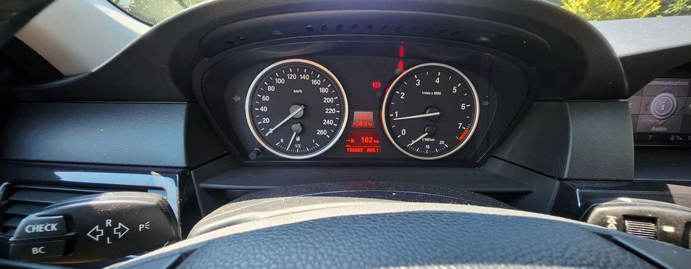 Vând BMW 520i E60 an 2009 196.800 km euro 4