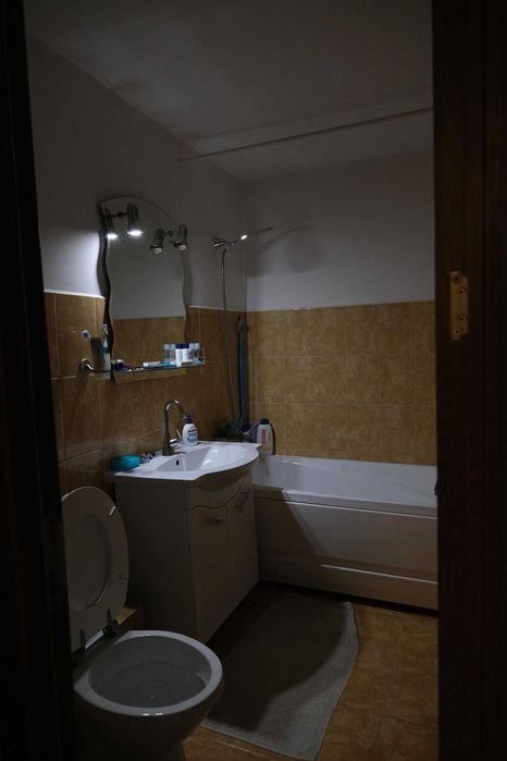 Vand apartament 3 camere