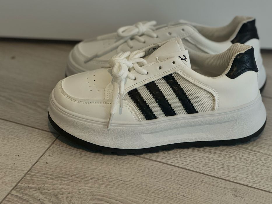 Продам новые женские кроссовки за 6000 тенге