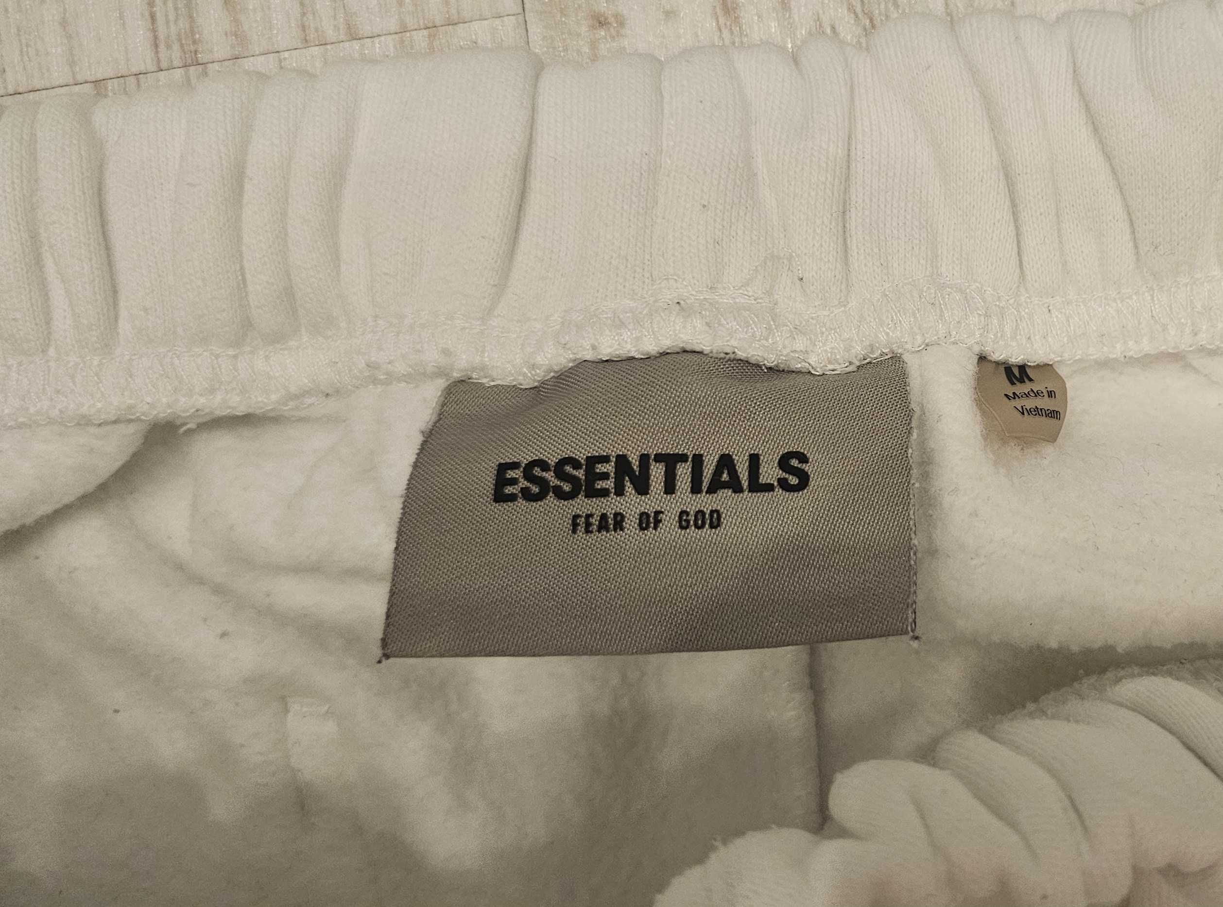 Essentials къси гащи