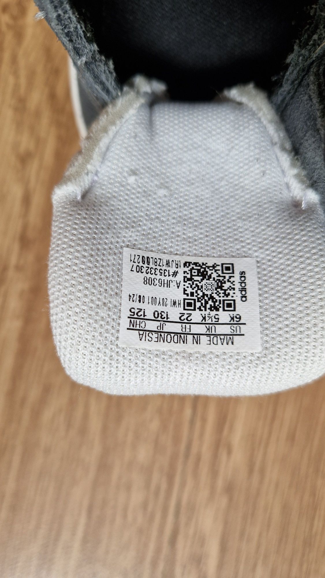 Маратонки Adidas, 22 номер