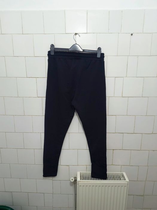 Pantaloni trening marca Nike mărime xl culoare neagra