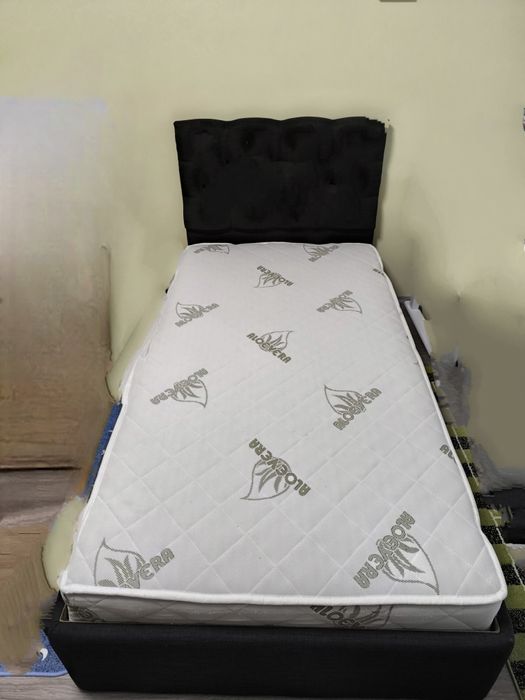 Тапицирано легло с повдигащ механизъм